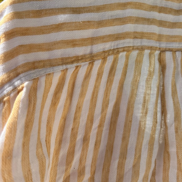 Faherty top , yellow stripe linen short sleeve - Picture 5 of 6